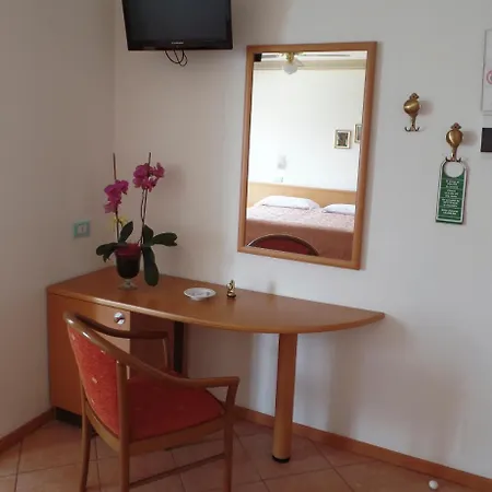 Hotel Piccolo Direkt Am Brenzone sul Garda